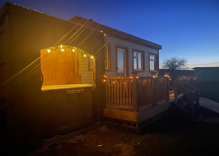 Keepers Shepherd Hut With Hot Tub