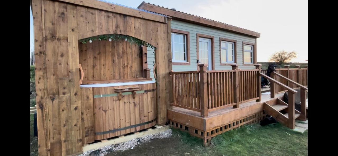 Keepers Shepherd Hut With Hot Tub * Whitby